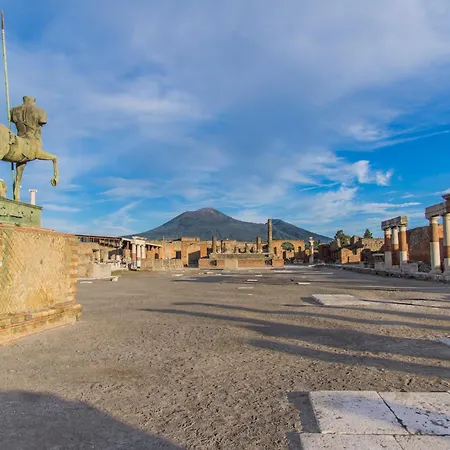 Estia Domus Bed & Breakfast 4*