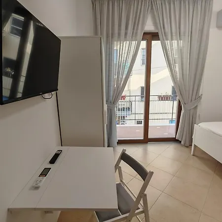 Estia Domus 4*