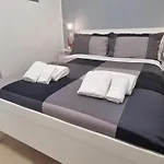 Couette-café Estia Domus 4*
