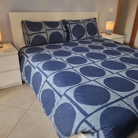 Bed & Breakfast Estia Domus