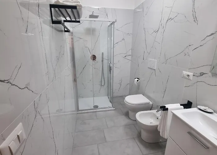 לינה וארוחת בוקר Estia Domus 4*
