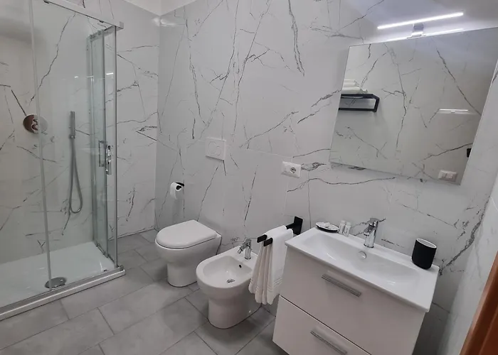 לינה וארוחת בוקר Estia Domus 4*
